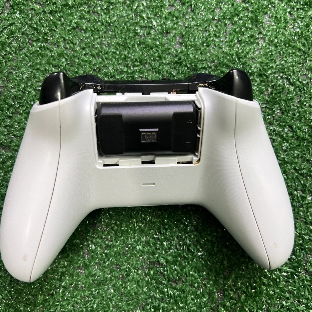 Microsoft‎ 1708 Xbox One Controller White Wireless Works